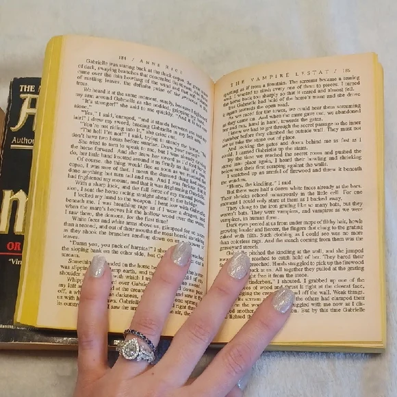 Anne Rice Book Collection - Picture 14 of 14